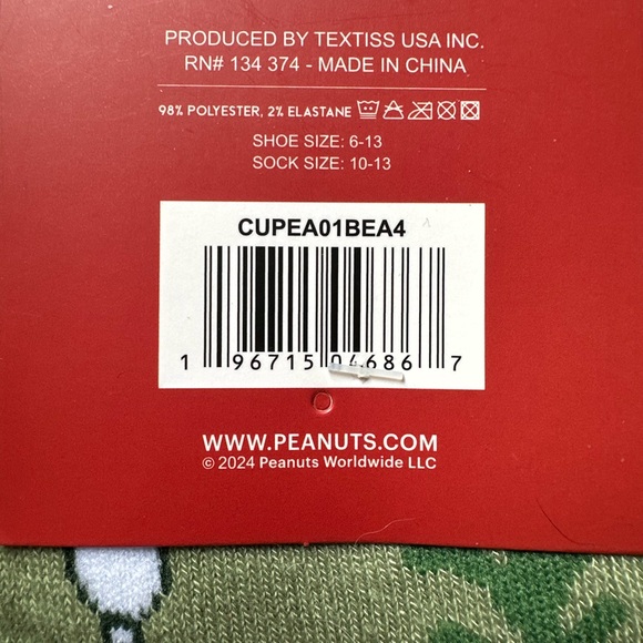 Peanuts Snoopy Green Themed Crew Socks, 1pair, Adults 9-13 Unisex - Picture 4 of 4